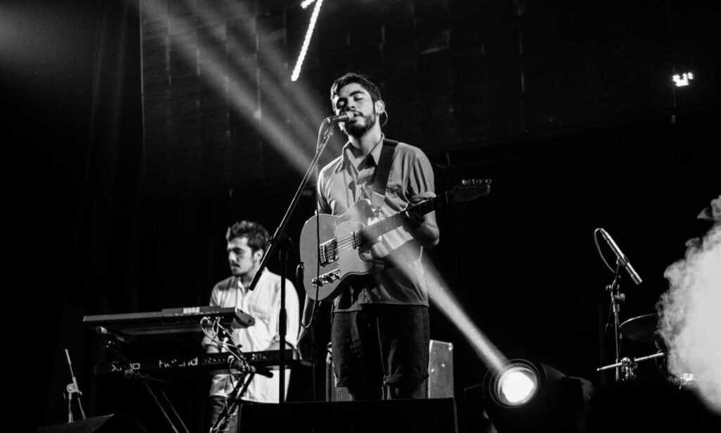 mujer firmas elegantes