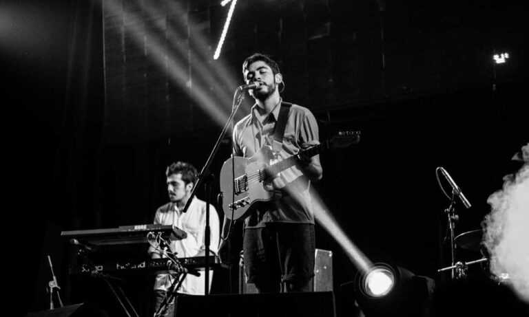 mujer firmas elegantes